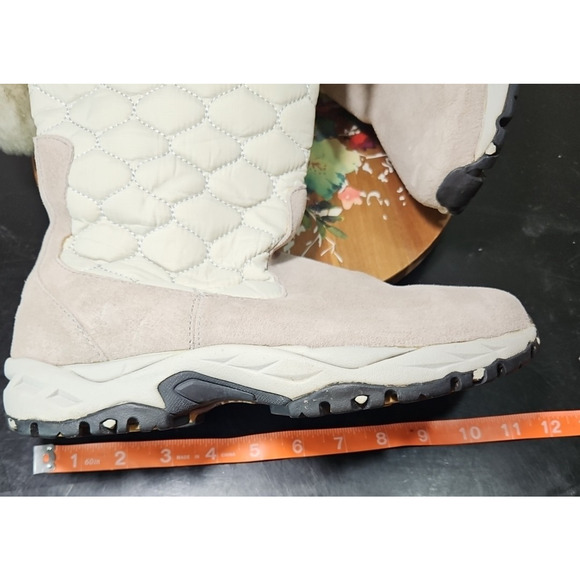 LL Bean Snow Boots EUC Quilted Nylon Suede Faux Fur Trim Pull-On Women's 8.5 EUC - Picture 11 of 16